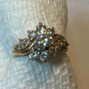 Elegant Gold and Silver Floral Ring